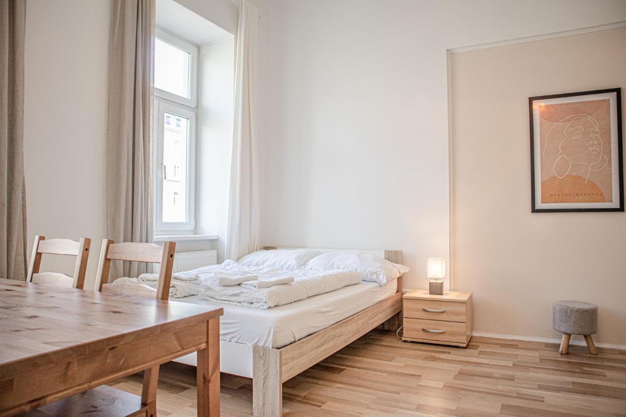 Special Vintage Viennese Apartment - 12Min F Downtown المظهر الخارجي الصورة