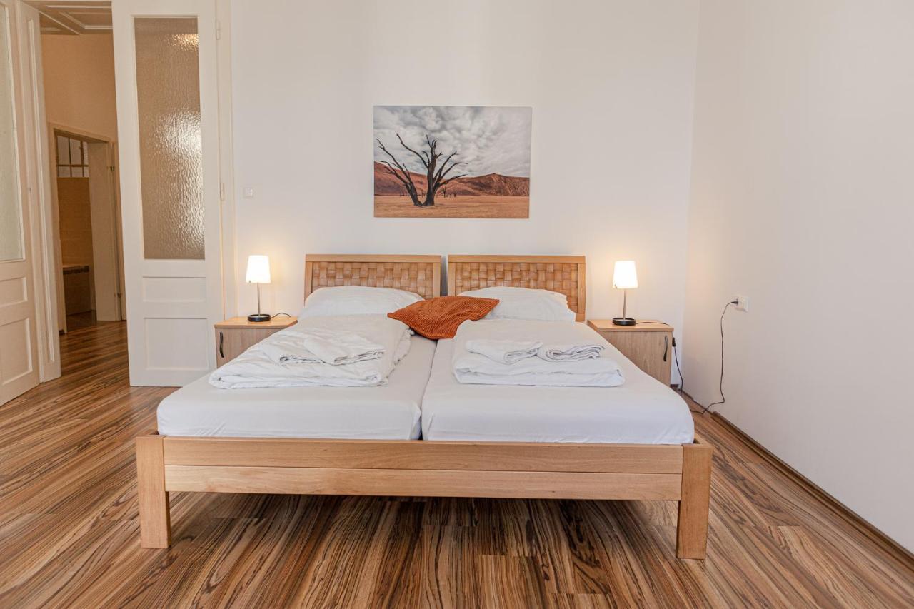 Special Vintage Viennese Apartment - 12Min F Downtown المظهر الخارجي الصورة